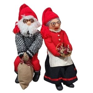 Vtg set Mr. & Mrs. Klaus handmade crochet one of a kind figures sitting on a log